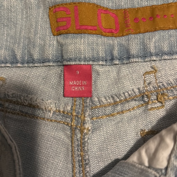 Size 9 super cute GLO light jeans shorts,wide belt loops,double pockets 🔥 - Picture 7 of 11